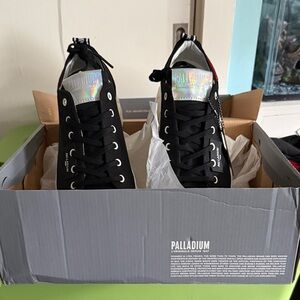 Palladium Women's Black and Silver Sneakers